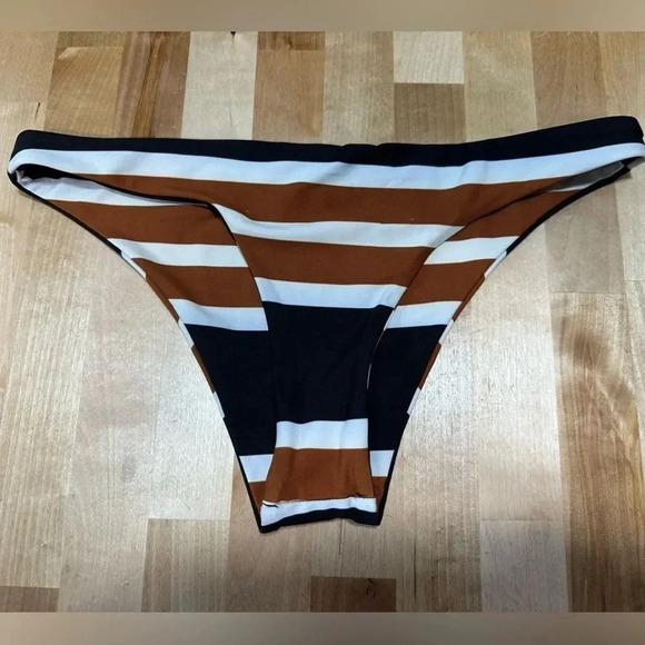 ARIA SWIM SUIT BOTTOM SMALL NWOT - Picture 1 of 3